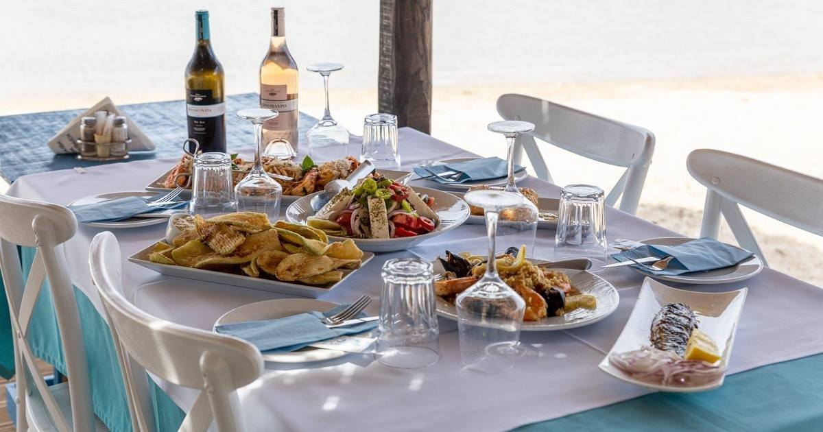 Αφιέρωμα: 10+1 προτάσεις για φαγητό, ποτό και beach bars σε Περαία, Νέους  Επιβάτες, Επανομή και Μηχανιώνα
