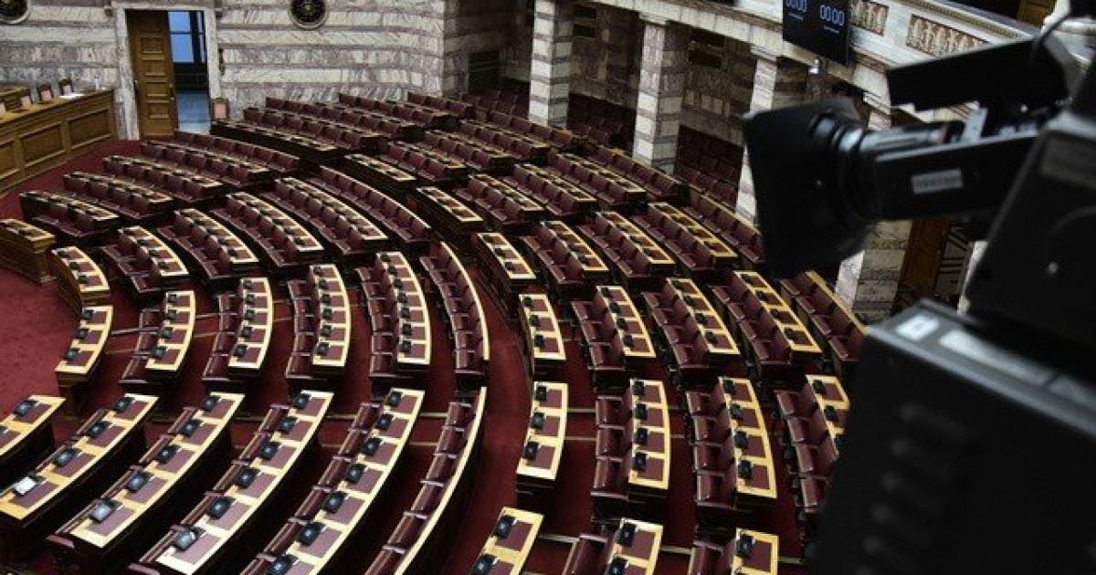 Βουλή: Υπερψηφίστηκε το νομοσχέδιο για τις λαϊκές αγορές