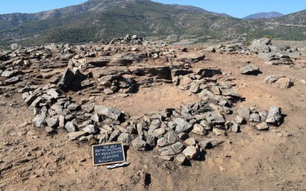 Σύλλογοι αρχαιολόγων: Έρευνα από την Εισαγγελία Αρχαιοκαπηλίας για την προέλευση 161 αντικειμένων της «Συλλογής Στερν»