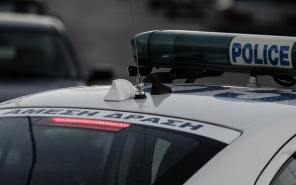 Ανάβυσσος: Ληστεία με ομηρία ζευγαριού σε μονοκατοικία - Τους περίμεναν στο σπίτι τους!