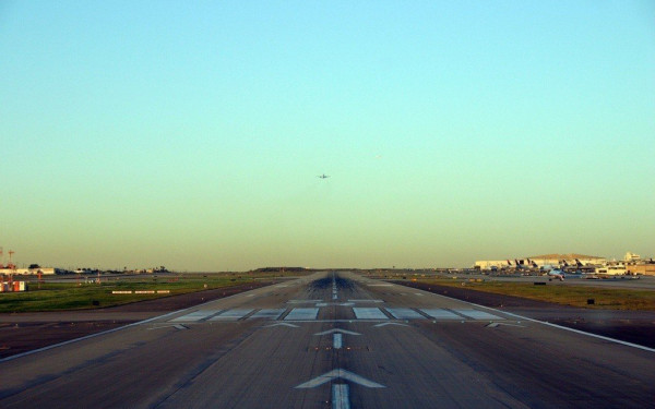 Κοζάνη: Εκπαιδευτικό αεροσκάφος ακινητοποιήθηκε στον χώρο του αεροδρομίου