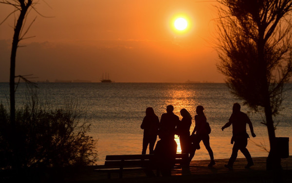Καλοκαιρινή ατραξιόν τα ηλιοβασιλέματα, όμως κι ο Νοέμβρης δεν πάει πίσω…