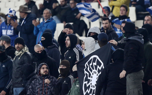 "Καμπάνα" στην Εθνική για τα ναζιστικά σύμβολα