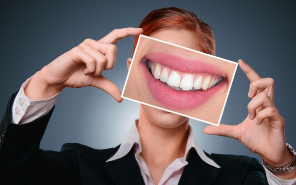 Ισχυρό όπλο στη μάχη κατά της τερηδόνας η μαστίχα χωρίς ζάχαρη 