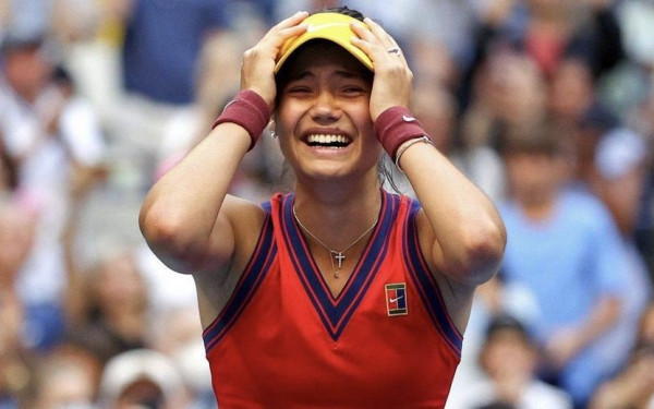 Τένις: Η Έμα Ραντουκάνου ολοκλήρωσε το θαύμα στη Νέα Υόρκη