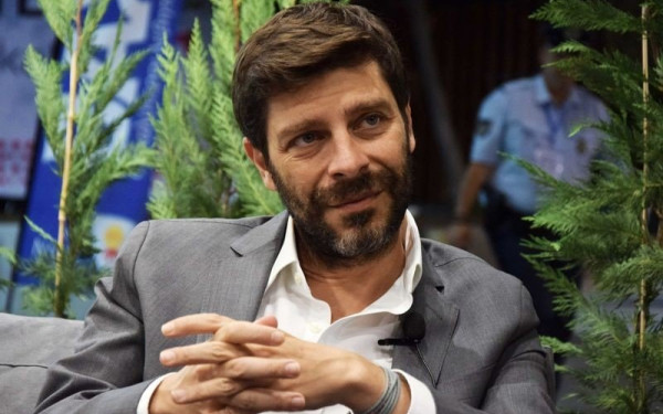 Επιμένει ο Ν. Γιατρομανωλάκης για το περιεχόμενο της ΚΥΑ που αφορά τους καλλιτέχνες