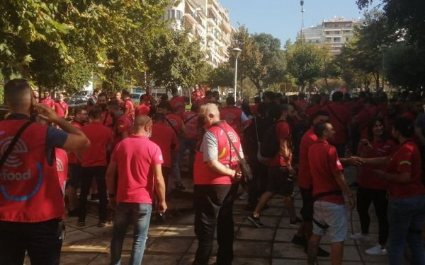 Οι ντελιβεράδες της efood βγαίνουν στους δρόμους της Θεσσαλονίκης (Βίντεο-Φωτ.)