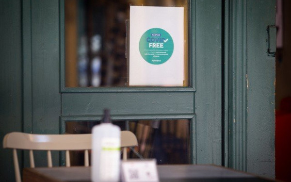 To μακρύ φθινόπωρο της εστίασης