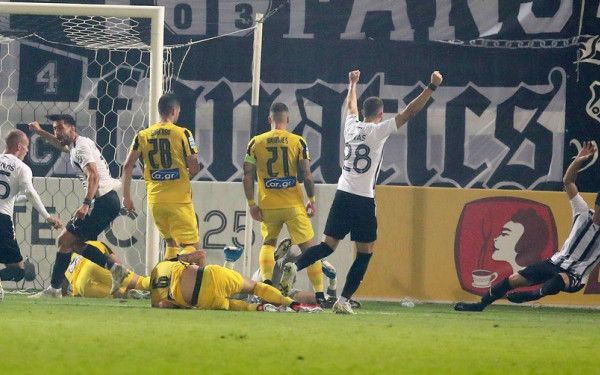 Super League: "Αγγλικό" δράμα στο Ηράκλειο - Η ΑΕΚ προηγήθηκε με 3-0 και ο ΟΦΗ ισοφάρισε σε 3-3 (βίντεο)