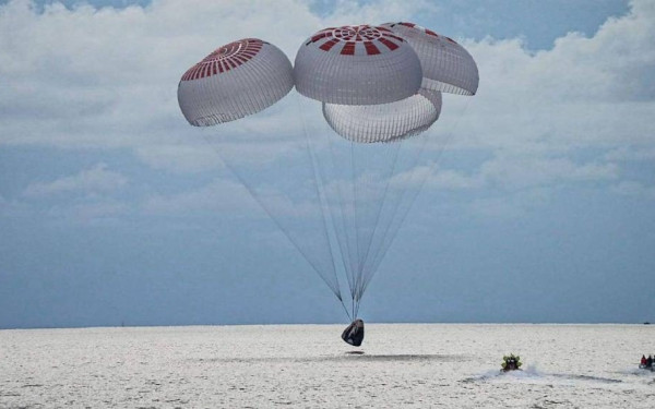 Επέστρεψαν στη Γη οι τέσσερις τουρίστες του Διαστήματος  (βίντεο)