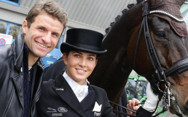 Τόμας Μίλερ: Ο αντιτουριστικός ήρωας της Μπάγερν, που εκτρέφει επιβήτορες (βίντεο)