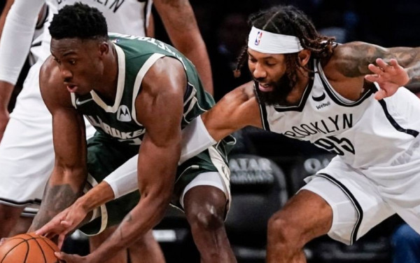 ΝΒΑ: Τα καρφώματα της βραδιάς από τον Θανάση Αντετοκούνμπο (βίντεο)