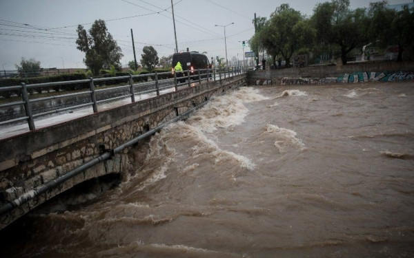 Κακοκαιρία "Μπάλλος" – Λέκκας: 30 εκατ. τόνοι νερού έπεσαν στον Κηφισό - «Να ξεχάσουμε ό,τι ξέραμε, υπάρχει κλιματική κρίση όχι κλιματική αλλαγή»