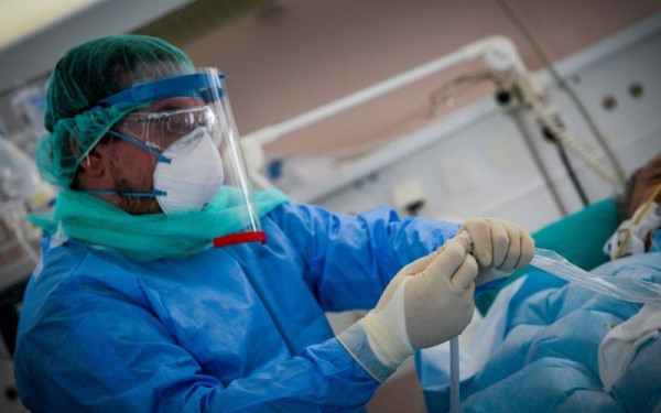 Κορονοϊός: Αναμένεται κορύφωση τις τρεις επόμενες εβδομάδες