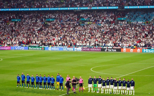 EURO: Δύο αγωνιστικές και πρόστιμο 100.000 ευρώ στην Αγγλία για τα επεισόδια του τελικού