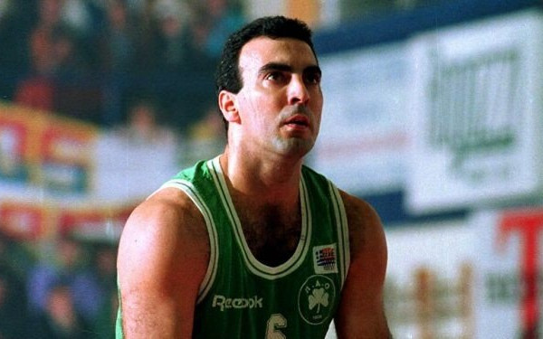 Νίκος Γκάλης: 27 χρόνια από τη μέρα που ο "Θεός" του μπάσκετ εγκατέλειψε τα παρκέ (βίντεο)
