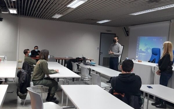 Στα… θρανία η δημοτική αστυνομία για την καταπολέμηση και πρόληψη μορφών έμφυλης βίας