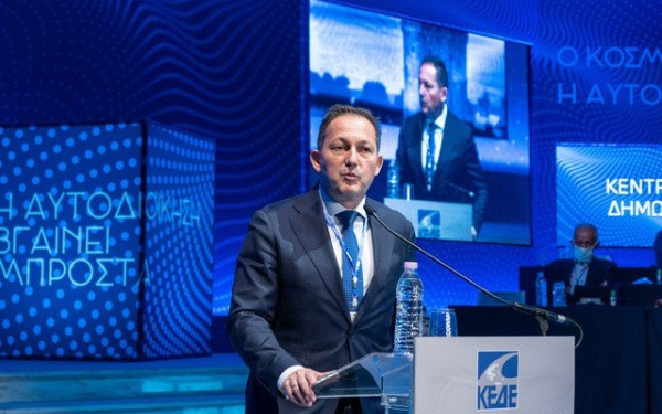 Ο κορονοϊός «χτύπησε»  την Αυτοδιοίκηση 