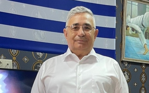 Βαλέριος Ασλανίδης: Πείτε στα παιδιά σας να μείνουν στην Ελλάδα και να παλέψουν