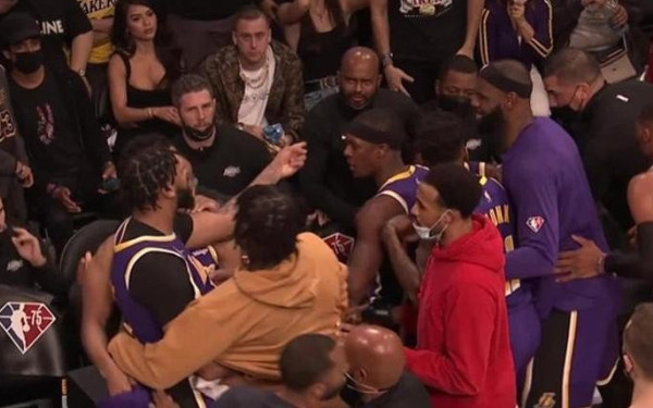 ΝΒΑ: Όλα τα είχαν οι Λέικερς, οι καυγάδες τούς έλειπαν (βίντεο)