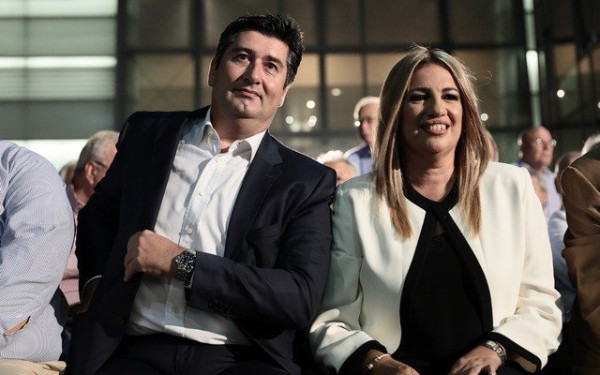 Ένας χρόνος από τον θάνατο της Φώφης Γεννηματά: Τα λόγια καρδιάς του συζύγου και των παιδιών της - «Μας λείπει η αγκαλιά της» (βίντεο)