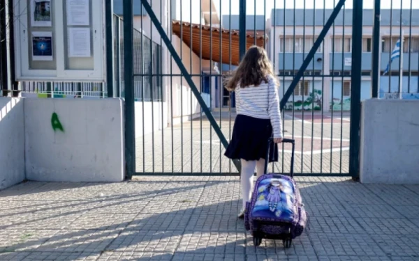 Άνοιγμα σχολείων και κορονοϊός: Προσεχώς οδηγίες από τον ΕΟΔΥ για μαθητές και γονείς (βίντεο)