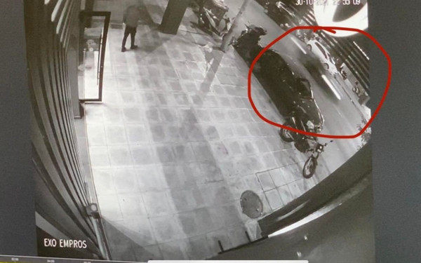 Σοκαριστικό βίντεο-ντοκουμέντο με το αυτοκίνητο του 21χρονου που σκότωσε τον διανομέα (βίντεο & φωτ.)