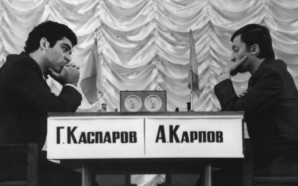 Σαν σήμερα: Όταν ο 22χρονος Κασπάροφ εκθρόνισε τον παγκόσμιο πρωταθλητή Καρπόφ
