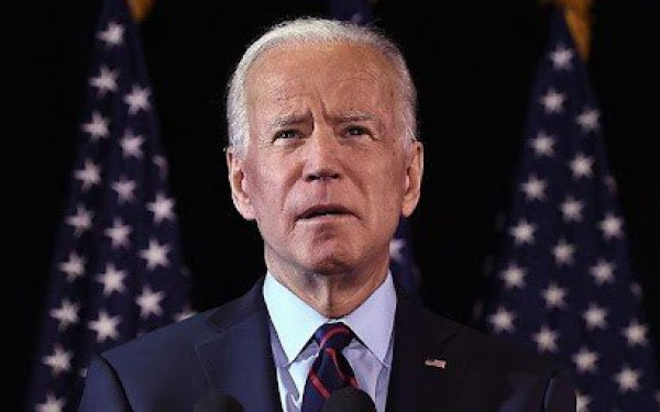 Ο πρόεδρος Μπάιντεν ανέβαλε το ταξίδι του στο Τέξας