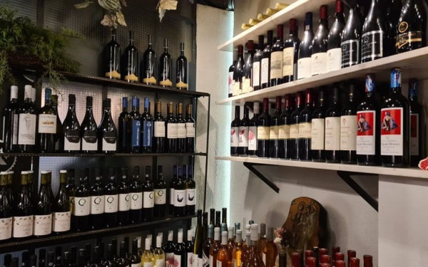 Η Ιρλανδία βάζει ετικέτες στα αλκοολούχα ποτά και προειδοποιεί