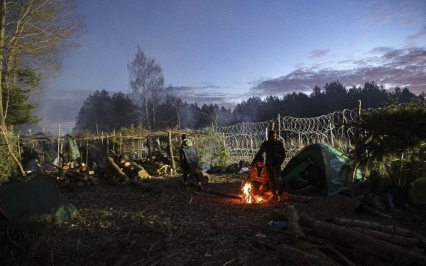 «Τσακίζουν» κόκκαλα οι ιστορίες απεγνωσμένων συγγενών και μεταναστών στα σύνορα Λευκορωσίας-Πολωνίας (βίντεο)