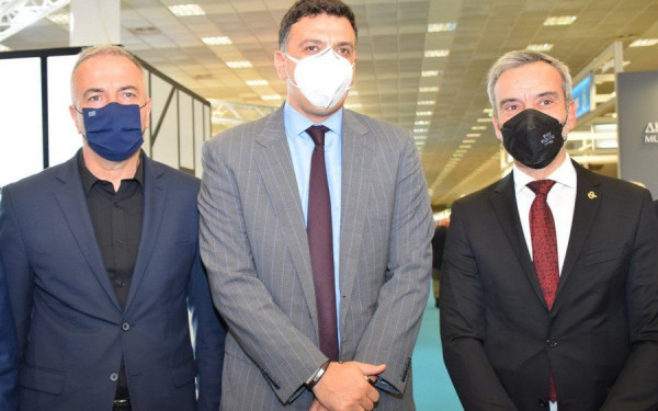 Θεσσαλονίκη: Κ. Ζέρβας - Β. Κικίλιας στο περίπτερο του δήμου στη Philoxenia 