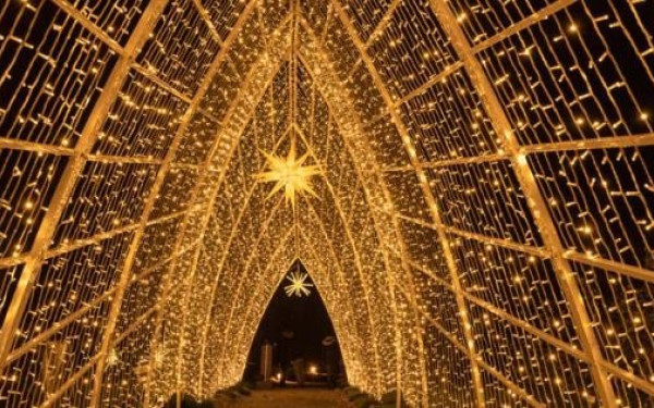 Ο πλανήτης στον ρυθμό των Χριστουγέννων (βίντεο)