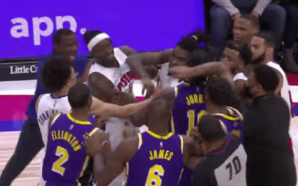 NBA: Ματσάρα και ξύλο στο Ντιτρόιτ (βίντεο)