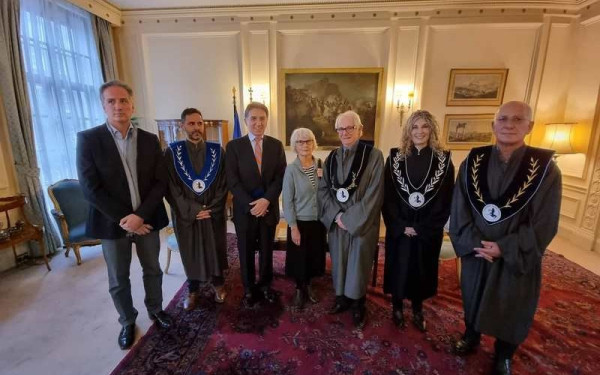 Κεν Λόουτς: "Τα Γλυπτά του Παρθενώνα είναι κλεμμένα και πρέπει να επιστρέψουν στην Ελλάδα" 