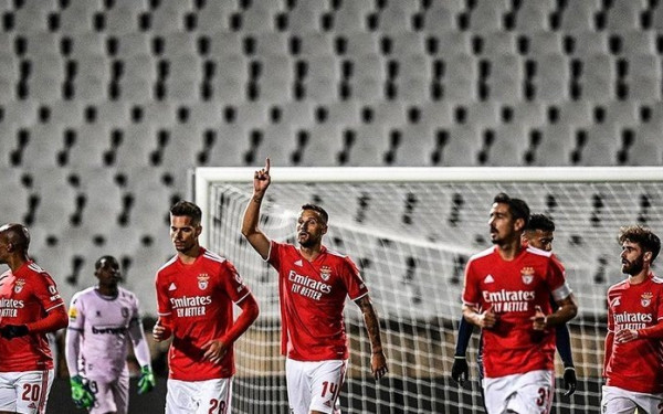 Πορτογαλία: Ο κορονοϊός μετέτρεψε σε παρωδία τον αγώνα Μπελενένσες - Μπενφίκα (βίντεο)