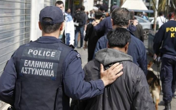 «Ξηλώθηκε» κύκλωμα διακινητών ανθρώπων - Νοίκιαζαν ακριβά αυτοκίνητα και μετέφεραν μετανάστες και πρόσφυγες από τον Έβρο