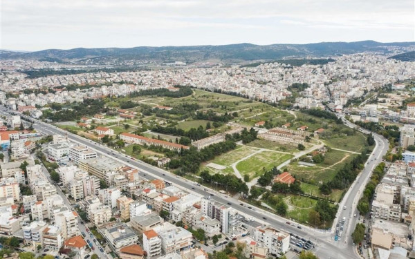 Νέα εποχή για το πρώην στρατόπεδο Παύλου Μελά - Ξεκινούν σήμερα οι κατεδαφίσεις κτιρίων (Βίντεο-Φωτ.)