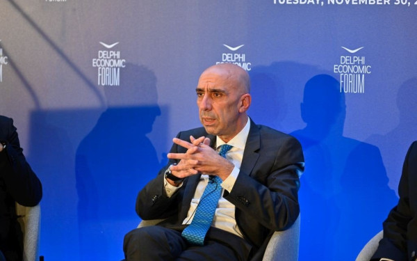 Για "συνετή αύξηση του κατώτατου μισθού που θα λαμβάνει υπόψη τις δυνατότητες των επιχειρήσεων" μίλησε ο πρόεδρος του ΕΒΕΑ