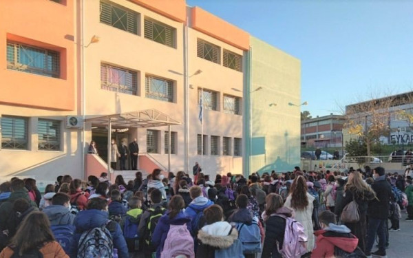 3ο Δημοτικό Ευκαρπίας: Επέστρεψαν στο ενεργειακά αναβαθμισμένο σχολείο τους οι 304 μαθητές (Φωτ.)