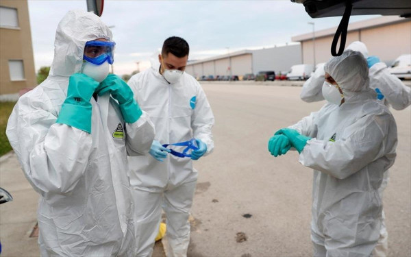 Ισπανικές περιφέρειες επανεισάγουν τη χρήση της μάσκας στα ιατρικά κέντρα