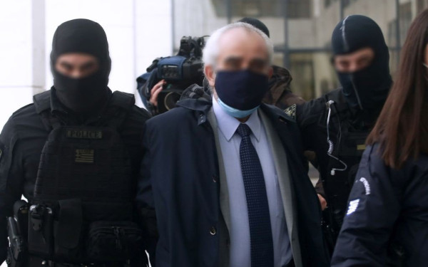 Στην Ευελπίδων ο «ψευτογιατρός»: Απολογείται για ξέπλυμα μαύρου χρήματος 