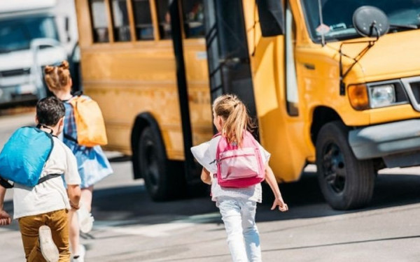 Νέα Αριστερά: Ένα μήνα χωρίς σχολικό λεωφορείο - Εκατοντάδες παιδιά αποκλεισμένα από το σχολείο στην Αττική