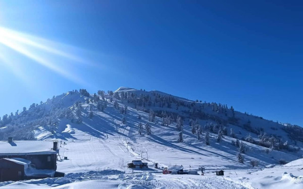 Γρεβενά: Εντυπωσιακές εικόνες από το χιονοδρομικό Βασιλίτσα (βίντεο, φωτ.)