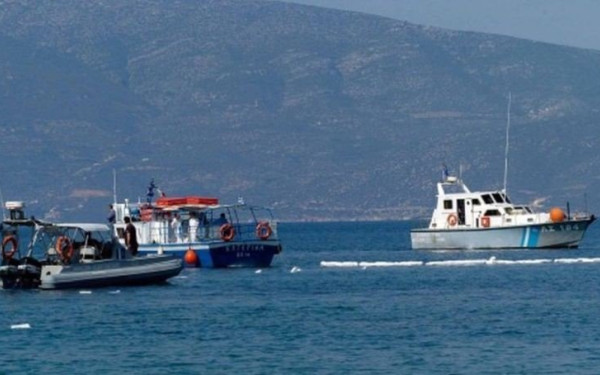 Προσάραξε αλιευτικό με επτά επιβαίνοντες βόρεια της Μακρονήσου 