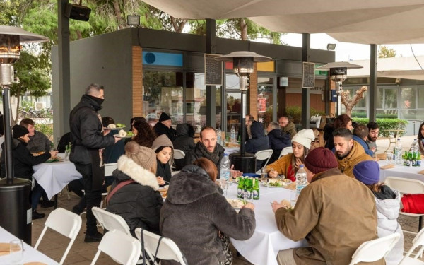 Γεύματα κοινωνικής ενσωμάτωσης από τον ΟΚΑΑ και την Food On