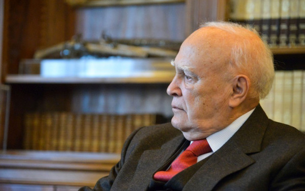 Αύριο η εξόδιος ακολουθία του Κ. Παπούλια - Την Πέμπτη στα Ιωάννινα η κηδεία