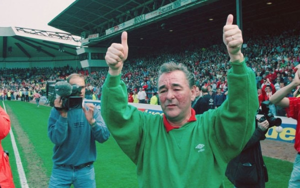 Μπράιαν Κλαφ: Ο άνθρωπος που μετέτρεψε τη Νότιγχαμ Φόρεστ σε ποδοσφαιρικό μύθο (βίντεο)