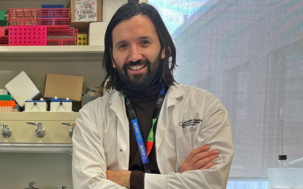 Γιάννης Πρασσάς: Το επικίνδυνο... «όλοι θα το κολλήσουμε άλλωστε»