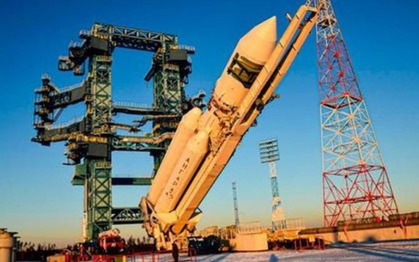 ΗΠΑ-Ρωσία: Πύραυλος Σογιούζ με δύο Ρώσους και έναν Αμερικανό αστροναύτες έφθασε στον Διεθνή Διαστημικό Σταθμό